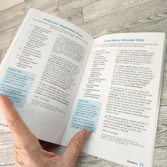 Pampered Chef SEASONS BEST RECIPE COLLECTION 2007 Spring Summer Cookbook Booklet - Picture 7 of 8